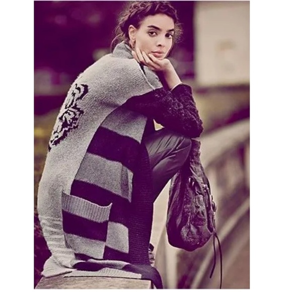 Free People Graphic Flower Long Cardigan Grey/Black combo - Picture 3 of 10